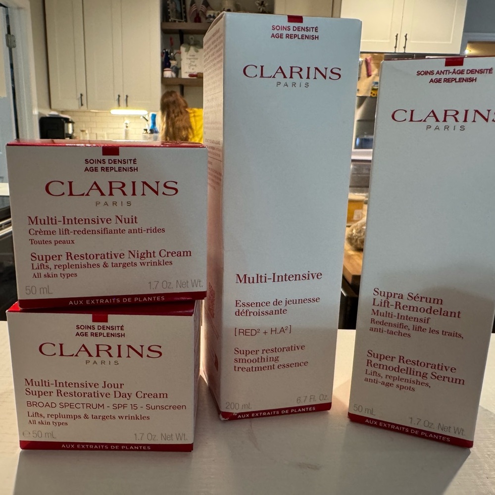 Clarins Multi-Intensive Moisturizing Skincare Set